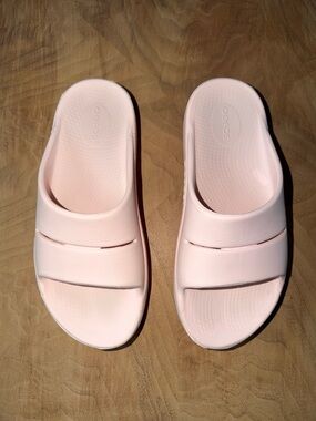 Oofos Ooahh Slides Pink Size 9